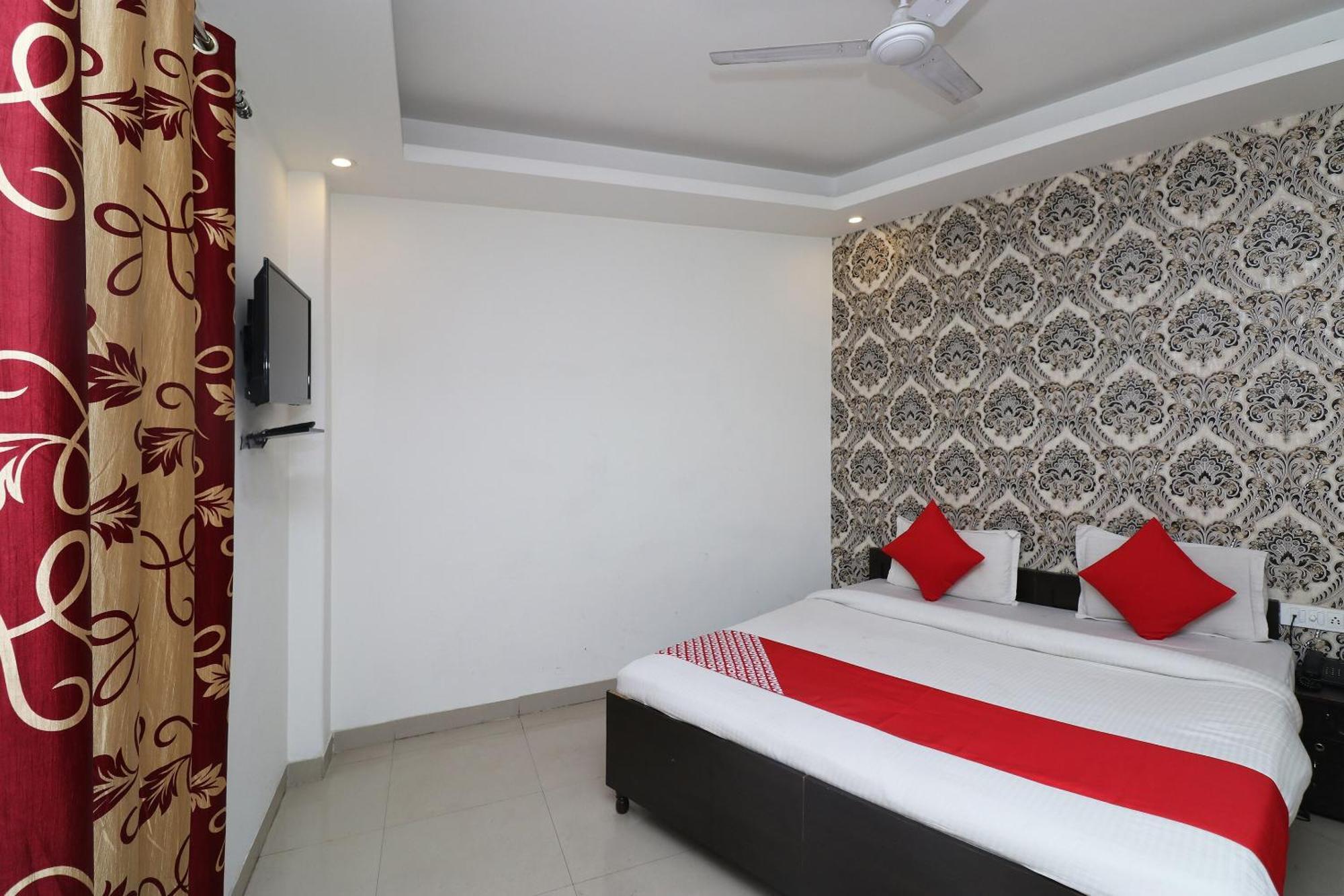 Oyo Flagship Hotel Daimond Ню Делхи Екстериор снимка
