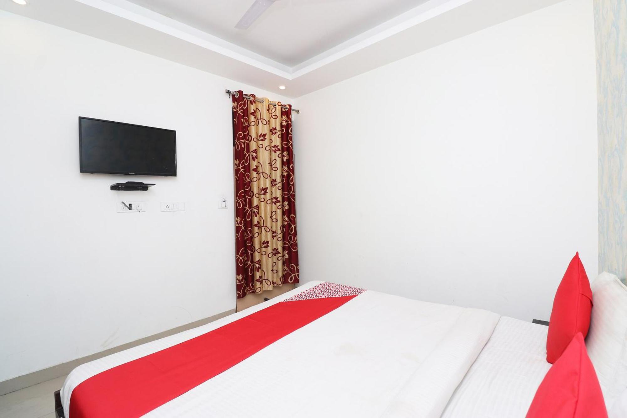 Oyo Flagship Hotel Daimond Ню Делхи Екстериор снимка