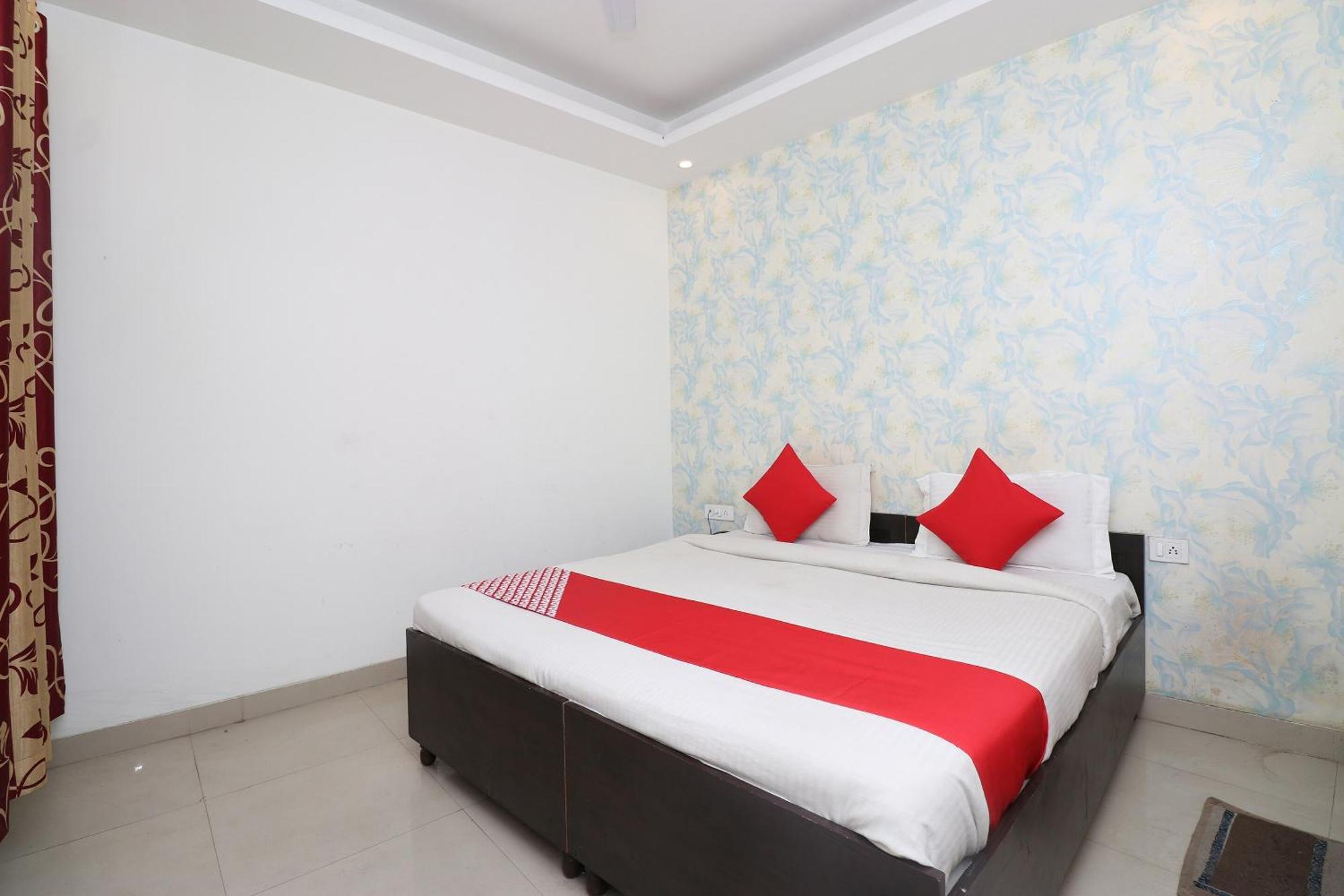 Oyo Flagship Hotel Daimond Ню Делхи Екстериор снимка