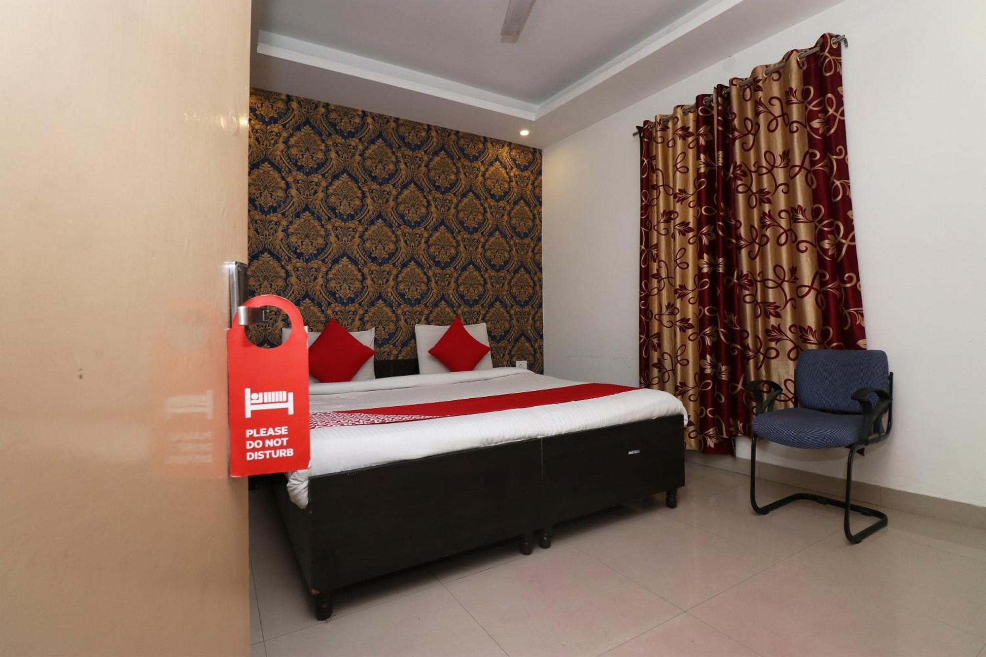 Oyo Flagship Hotel Daimond Ню Делхи Екстериор снимка