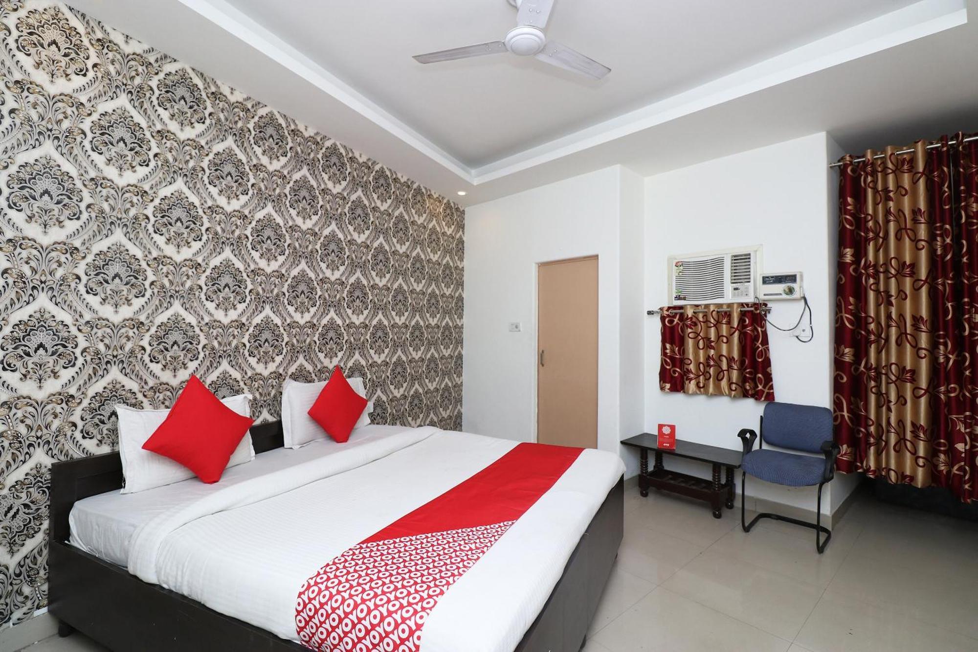 Oyo Flagship Hotel Daimond Ню Делхи Екстериор снимка